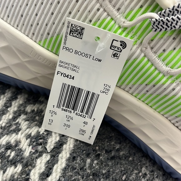 Men’s ADIDAS pro boost low size 13 - Picture 2 of 3